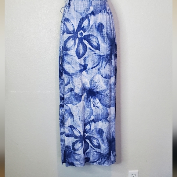 Chico's Blue & White Floral Sleeveless Maxi Sundress Size Small Side Leg Slits - Picture 2 of 12